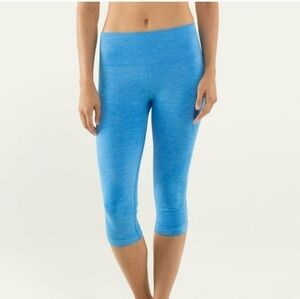 LULULEMON In the Flow Crop II Compression Heathered Cornflower Aqua Blue size 6